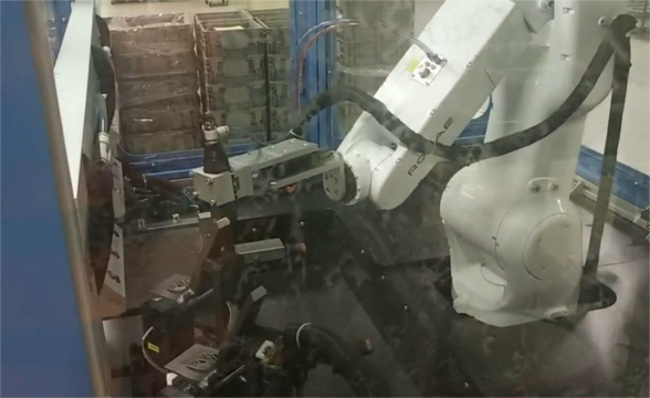 汽车拨叉去毛刺