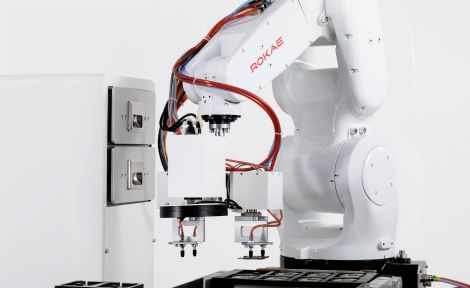 XB Robot in Electronics Loading/Unloading