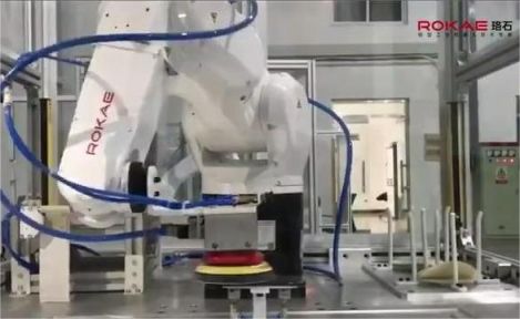携帯電話の背面パーツの研磨
