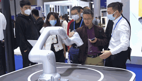 2023深圳工业展-CR展示2-1.gif