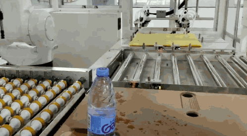碰撞检测展示-碰水瓶-1.gif